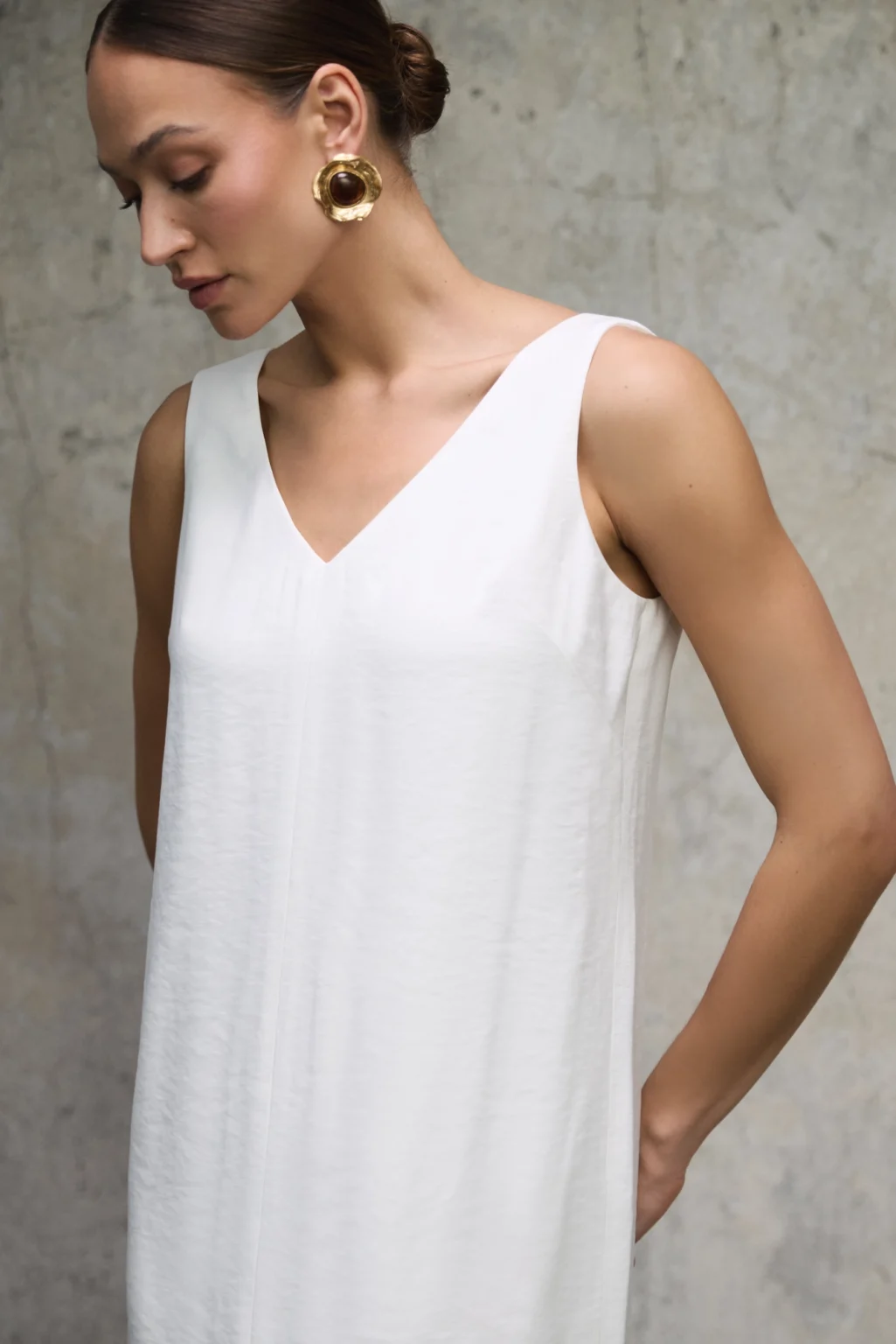 sukienka-dallas-biala-maxi-wiskoza-detal