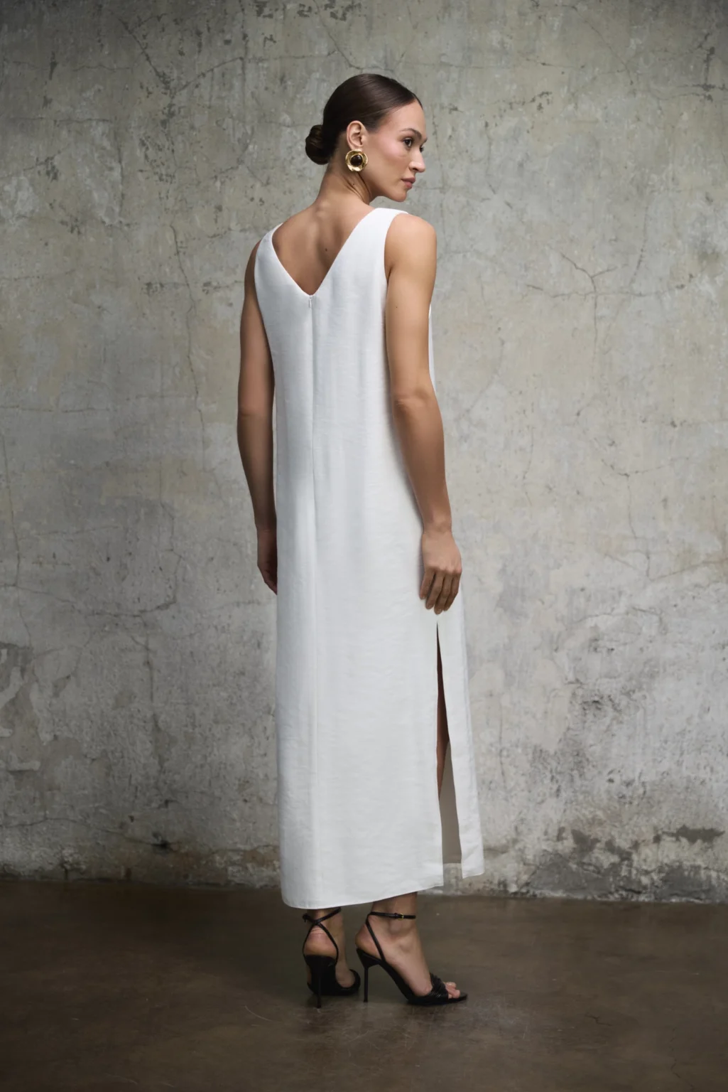 sukienka-dallas-biala-maxi-wiskoza-tyl