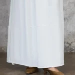 sukienka-emma-biala-letnia-wiskoza-detal-przod