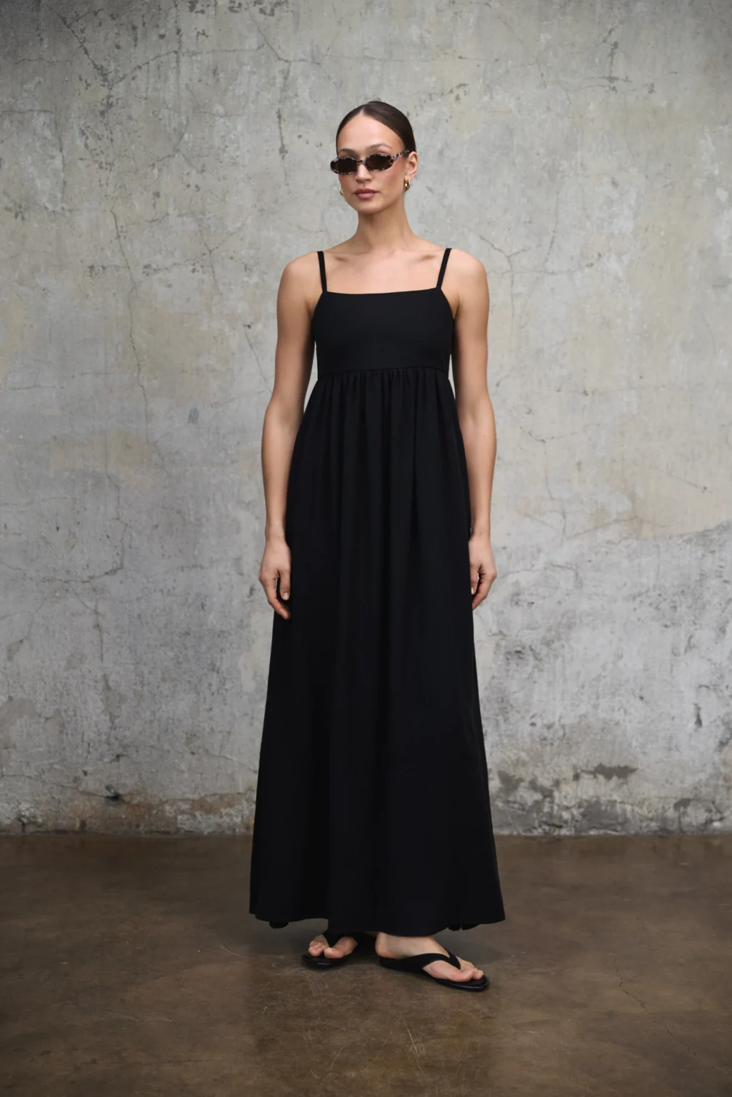 sukienka-emma-czarna-letnia-wiskoza-przod