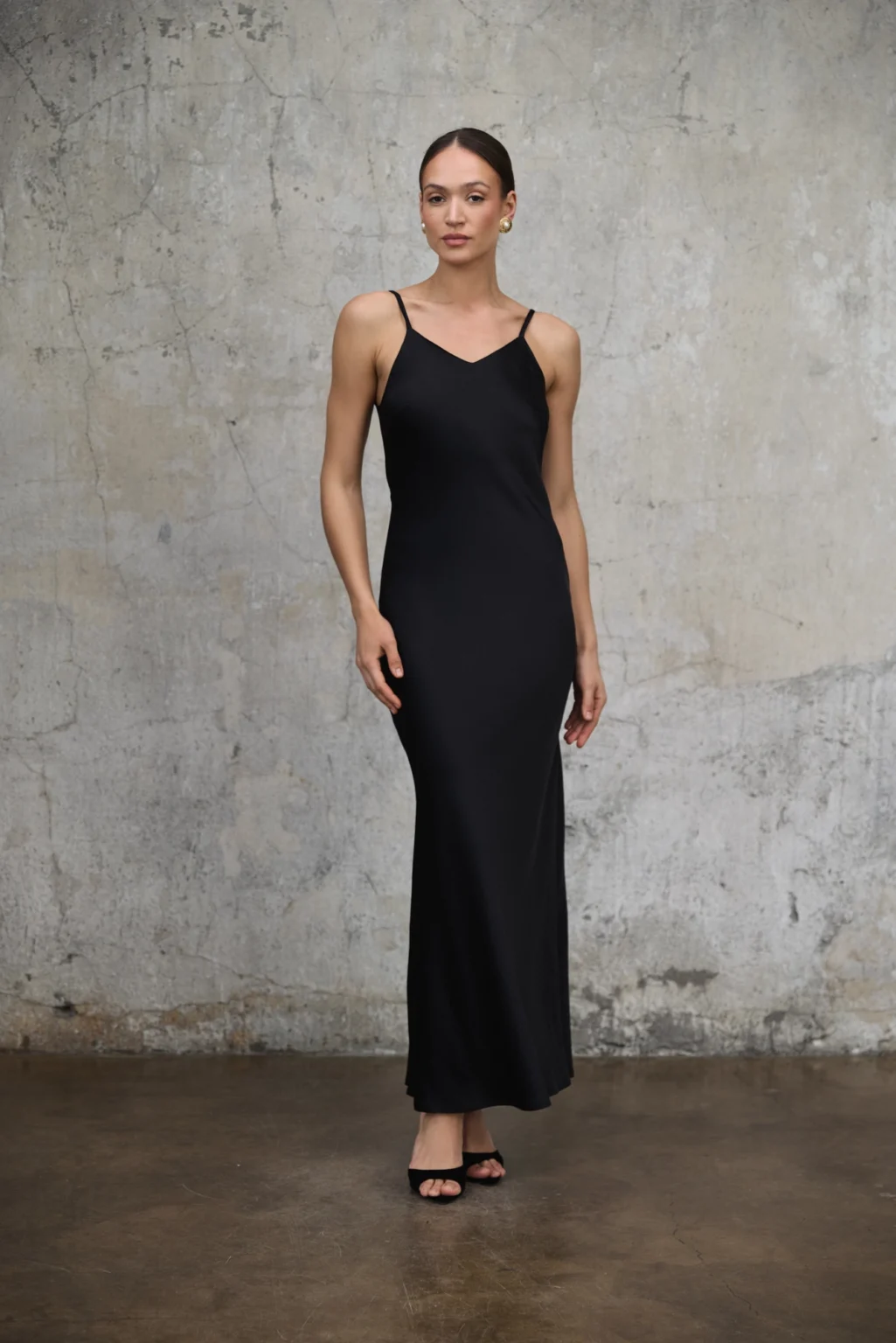 sukienka-ivy-maxi-czarna