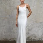 sukienka-ivy-maxi-perlowa-biel