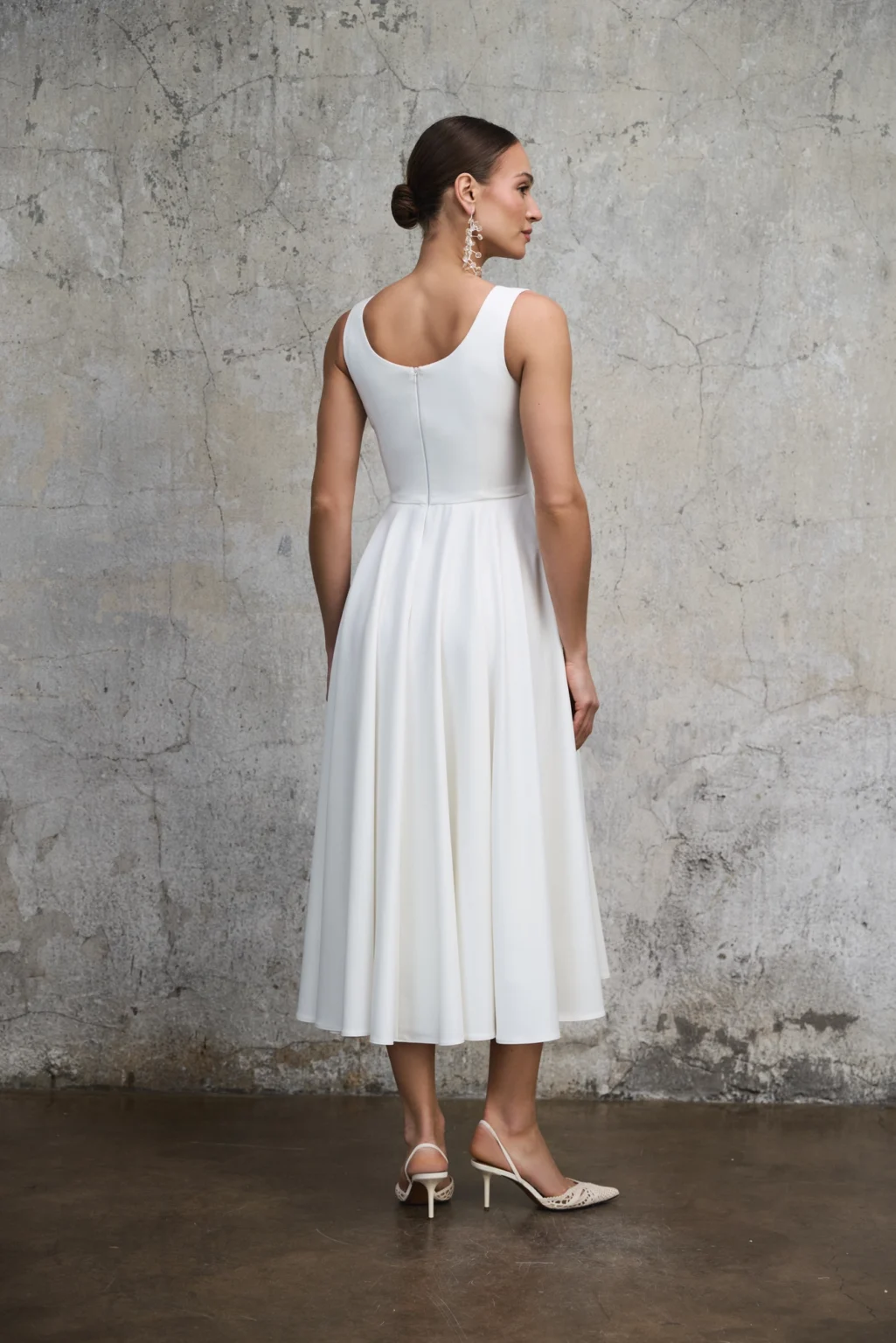 sukienka-kate-midi-biala-tyl