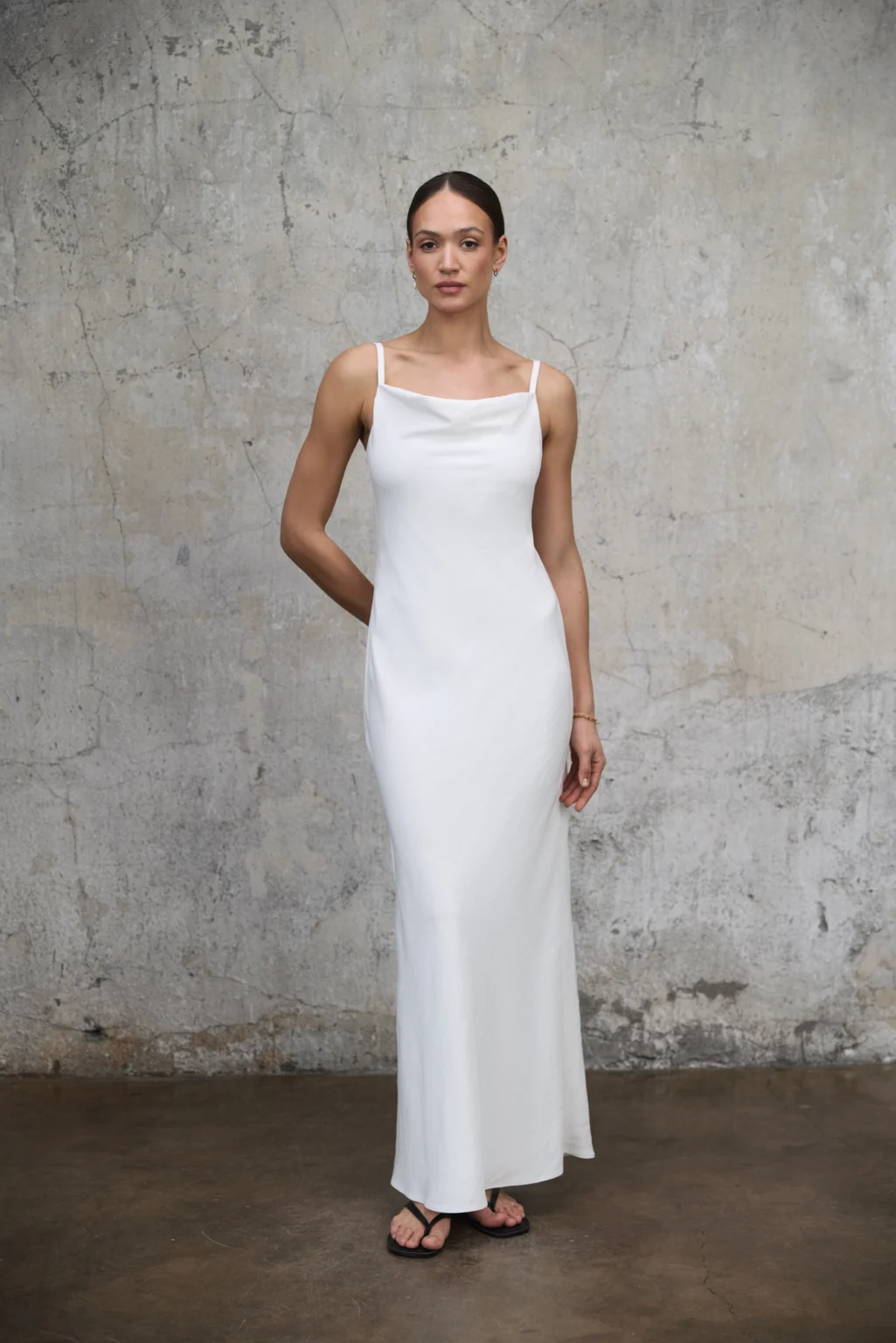 sukienka-maxi-sami-perlowa-biel-rever