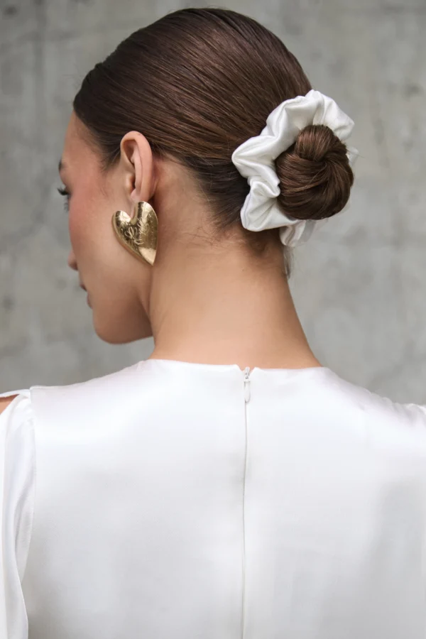 Gumka do włosów typu SCRUNCHIE śmietankowa