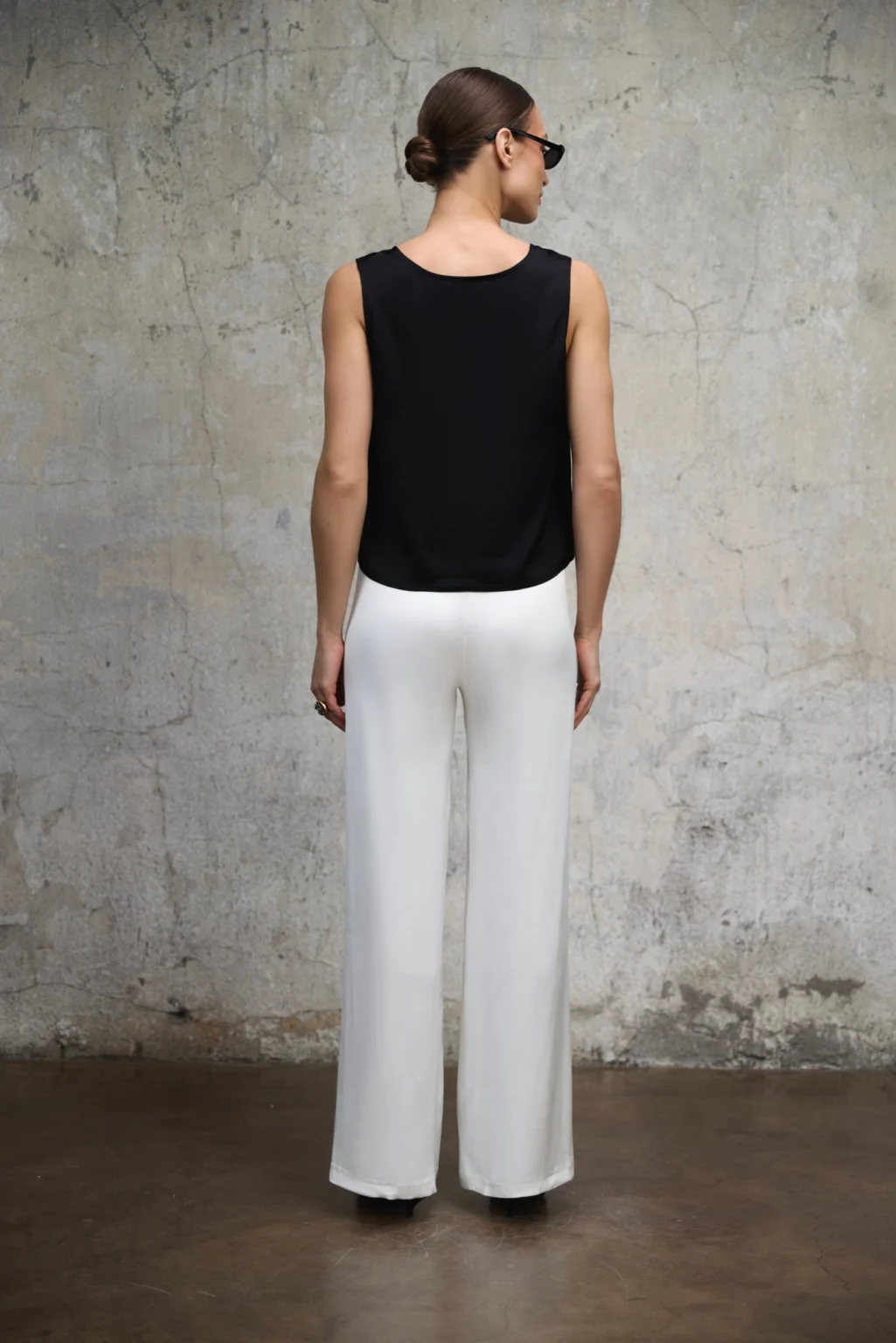 top-soho-czarny-satynowy-tyl