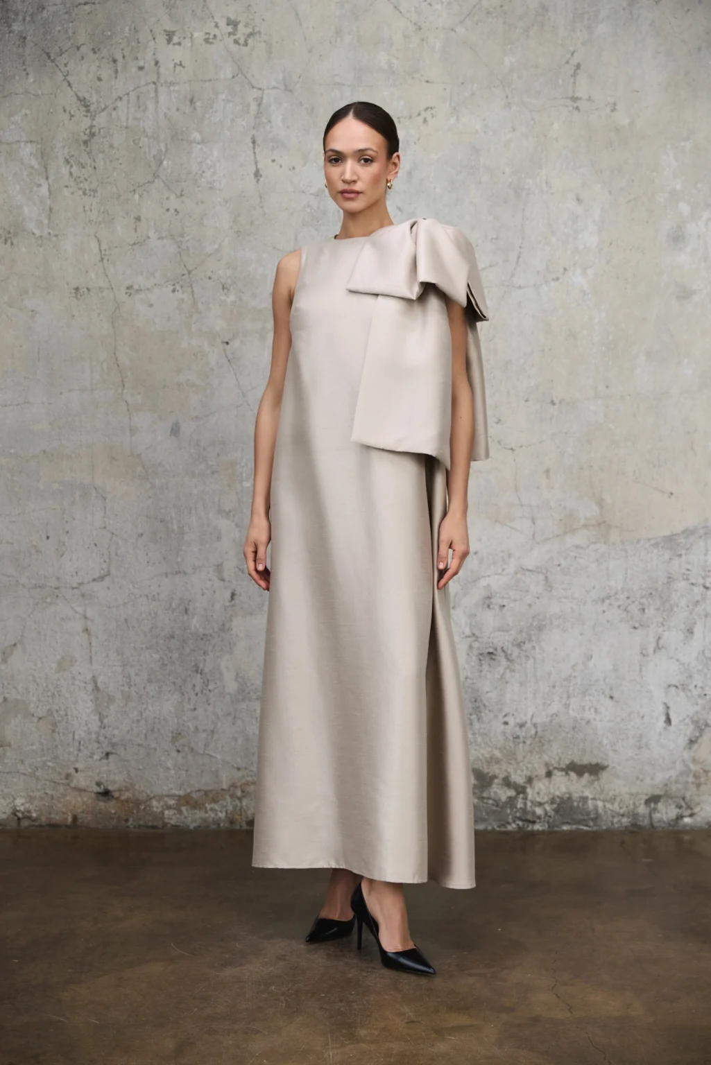 zlota-sukienka-kokarda-amanda-rever