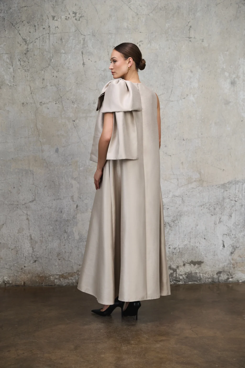 zlota-sukienka-kokarda-amanda-rever-ty