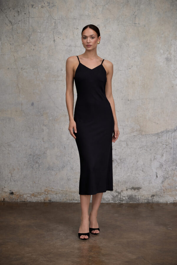 Czarna sukienka na ramiączkach Ivy
